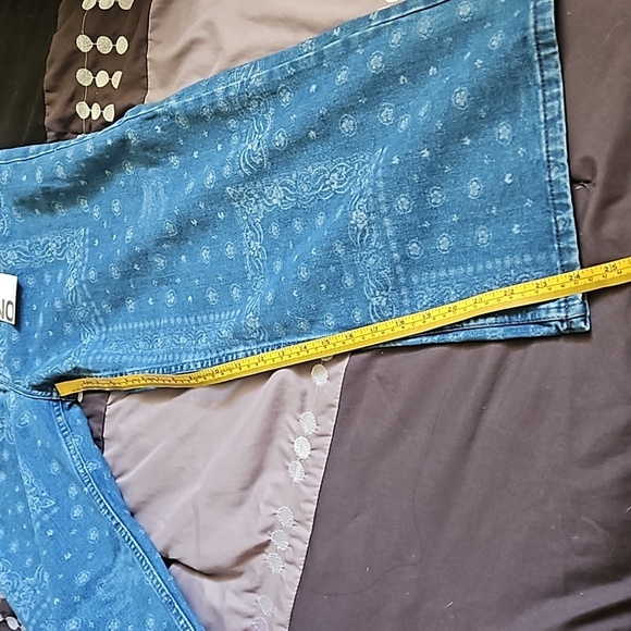 90s bandana print wide leg cropped jeans - Picture 6 of 7